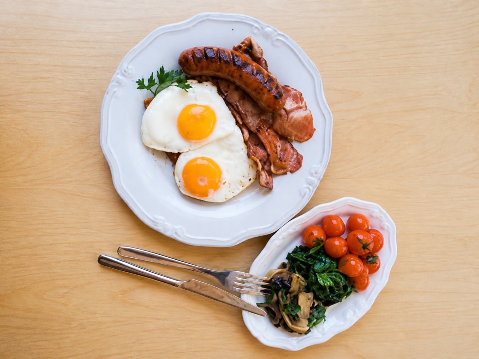 Breakfast at Coffee Shop Vales