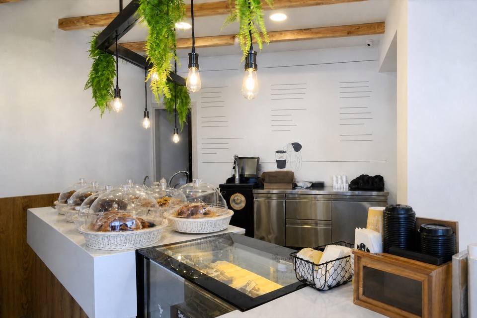 Counter and interior at Coffee Shop Vales